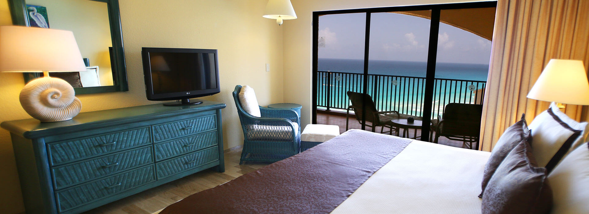 One Bedroom Suite Ocean View | The Royal Islander All Suites Resort