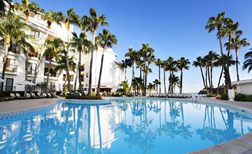 vacaciones todo incluido perfectas en la alberca de The Royal Cancun